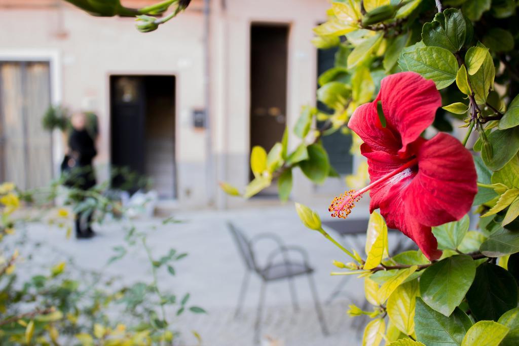 Appartamento Lilla Dei Buoni E Cattivi Cagliari Zimmer foto