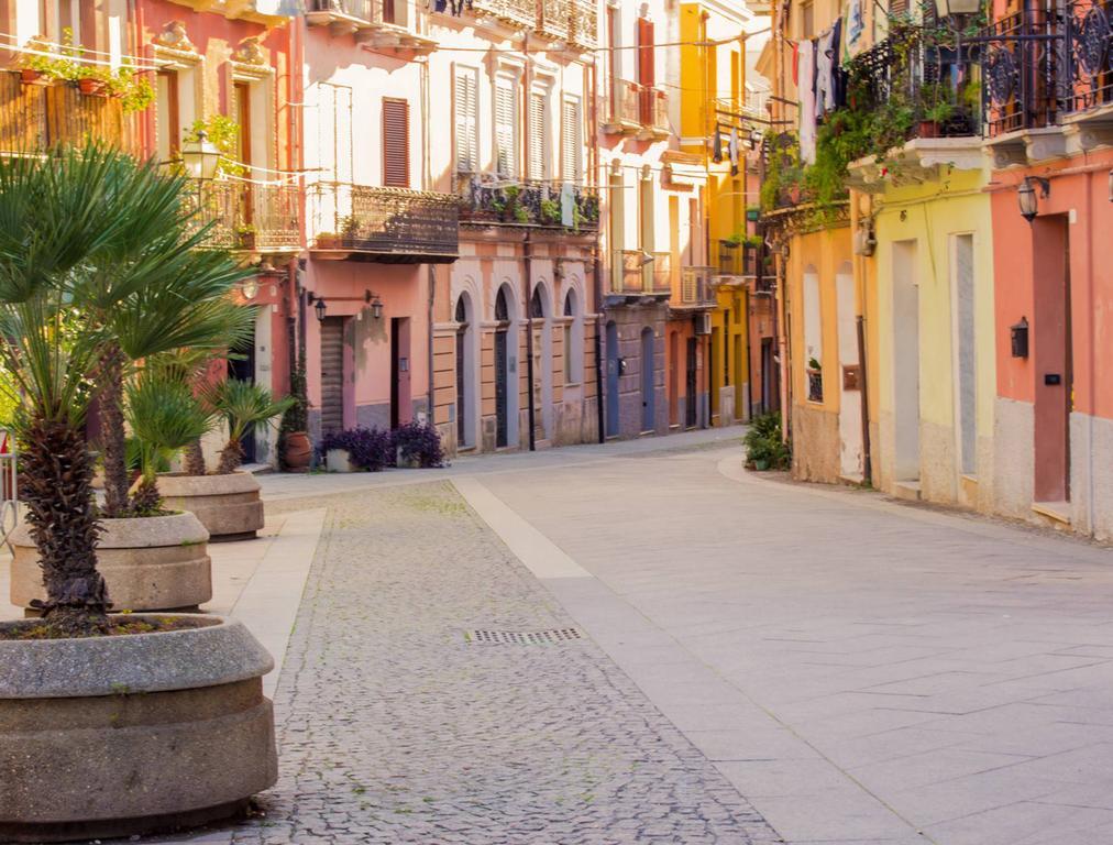 Appartamento Lilla Dei Buoni E Cattivi Cagliari Zimmer foto