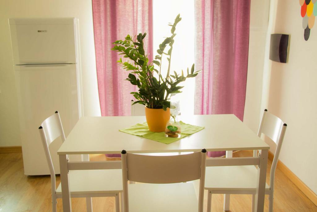 Appartamento Lilla Dei Buoni E Cattivi Cagliari Zimmer foto